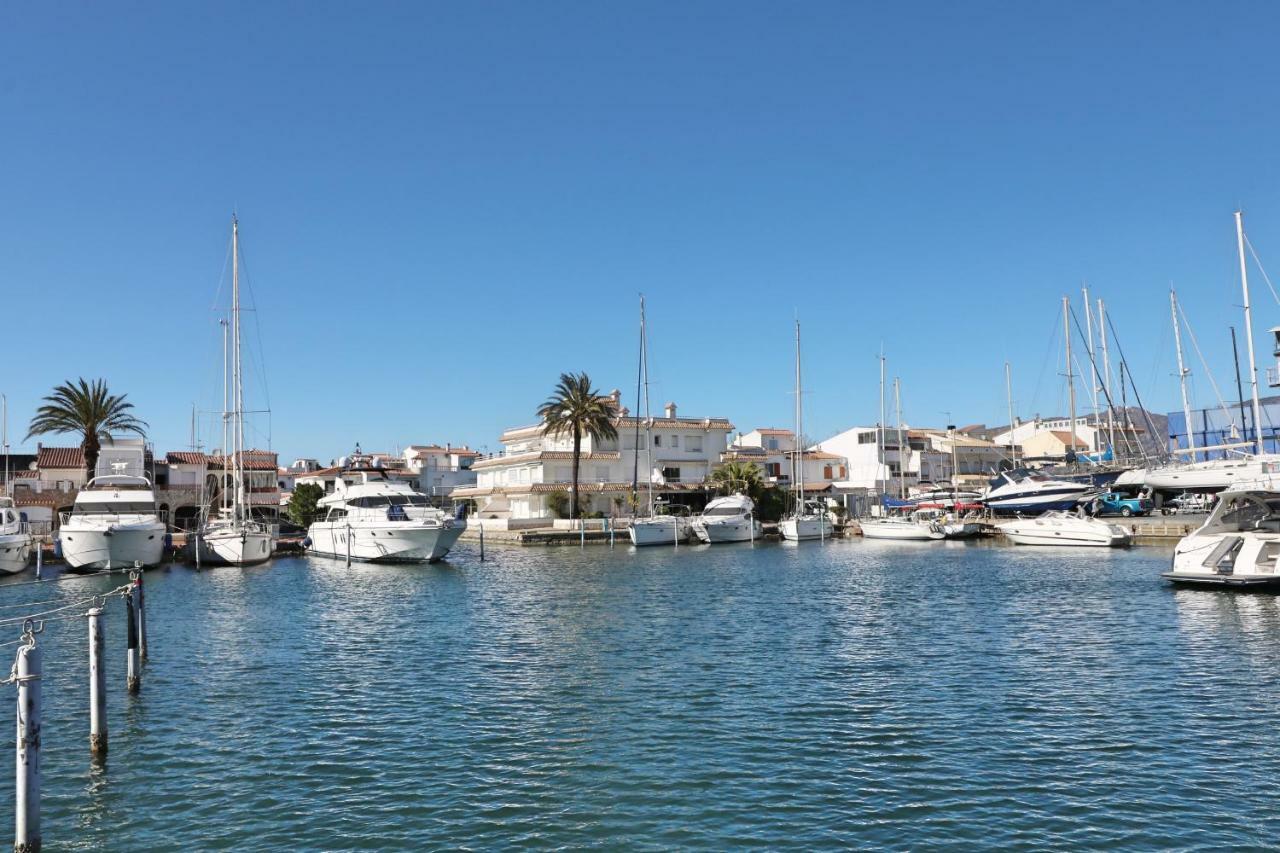 Requesens Βίλα Empuriabrava Εξωτερικό φωτογραφία