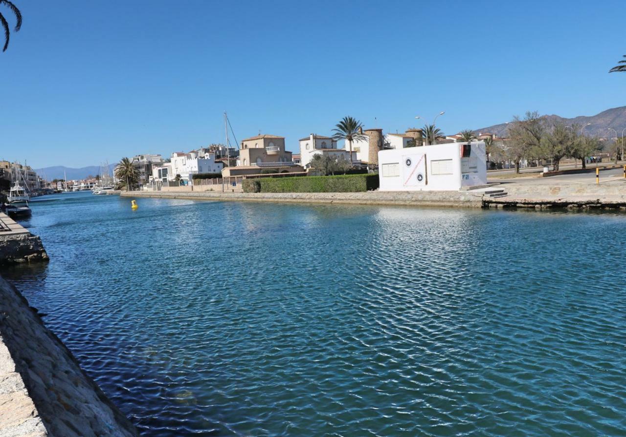 Requesens Βίλα Empuriabrava Εξωτερικό φωτογραφία
